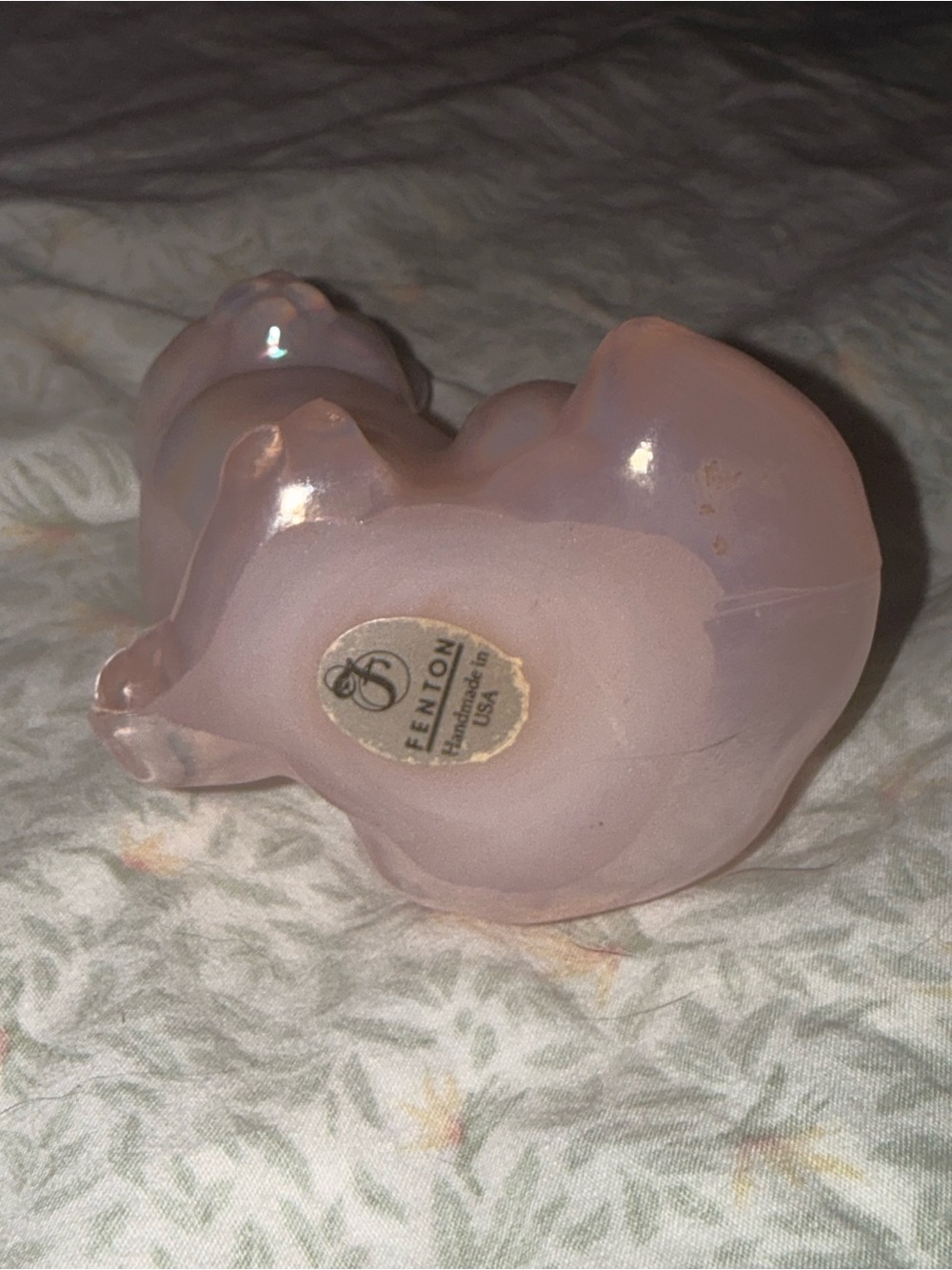 Fenton Iridescent Pink Glass Cat Figurine - Picture 3 of 3